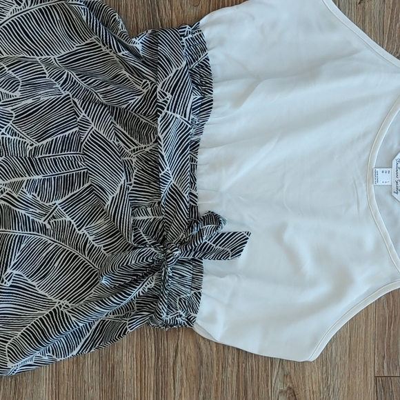 Romper - Picture 2 of 4